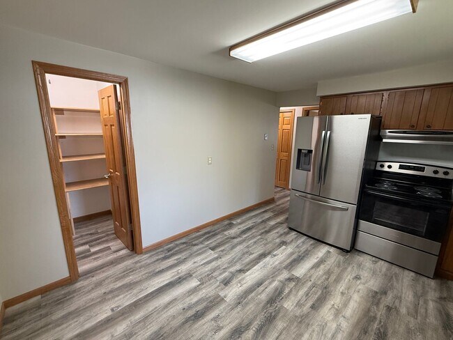 Building Photo - 952/954 7th Street