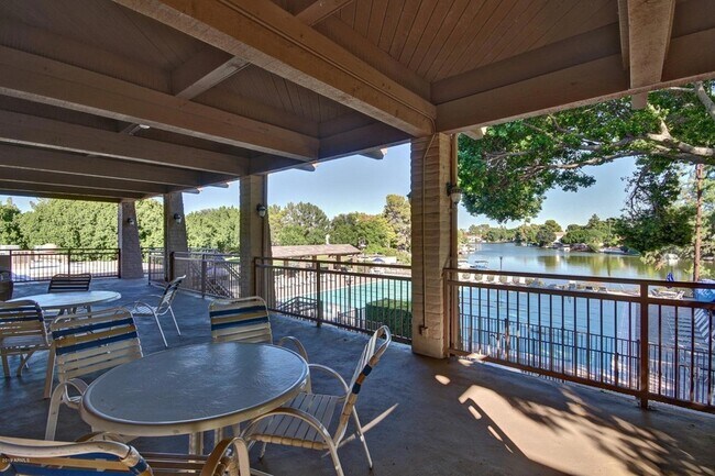 Building Photo - 5432 S Lighthouse Ln