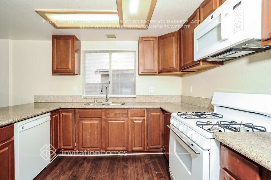 Building Photo - 201 Tahquitz Pl