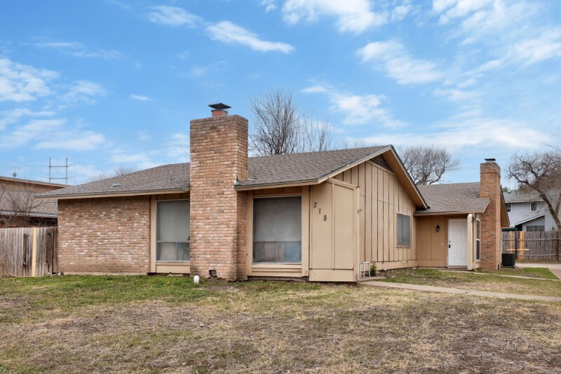 Building Photo - 218 W William Cannon Dr