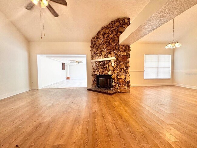 Building Photo - 310 Foxboro Ct
