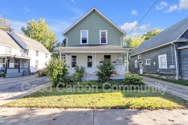 Building Photo - 331 Schenck St