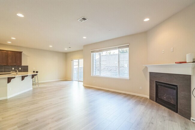 Building Photo - 9745 SW 171st Ave