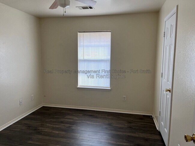 Building Photo - 3509 Price Cir