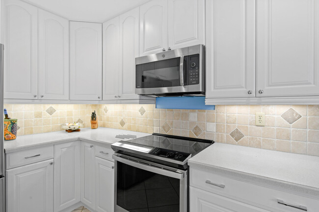 Building Photo - 1113 Ocean Dunes Cir