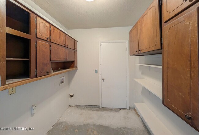 Building Photo - 5091 Somersby Rd