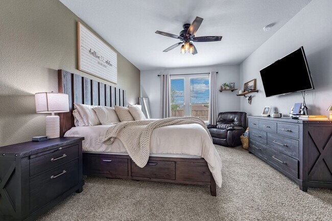 Building Photo - 5208 Petal Mdws Dr