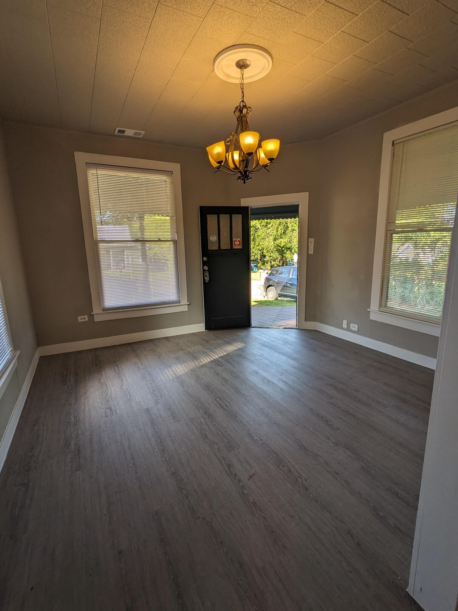 Building Photo - 1022 W Morgan St