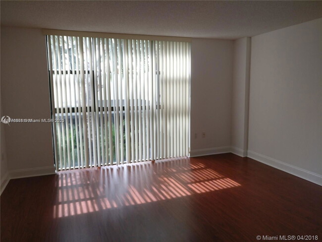 Building Photo - 20515 E Country Club Dr