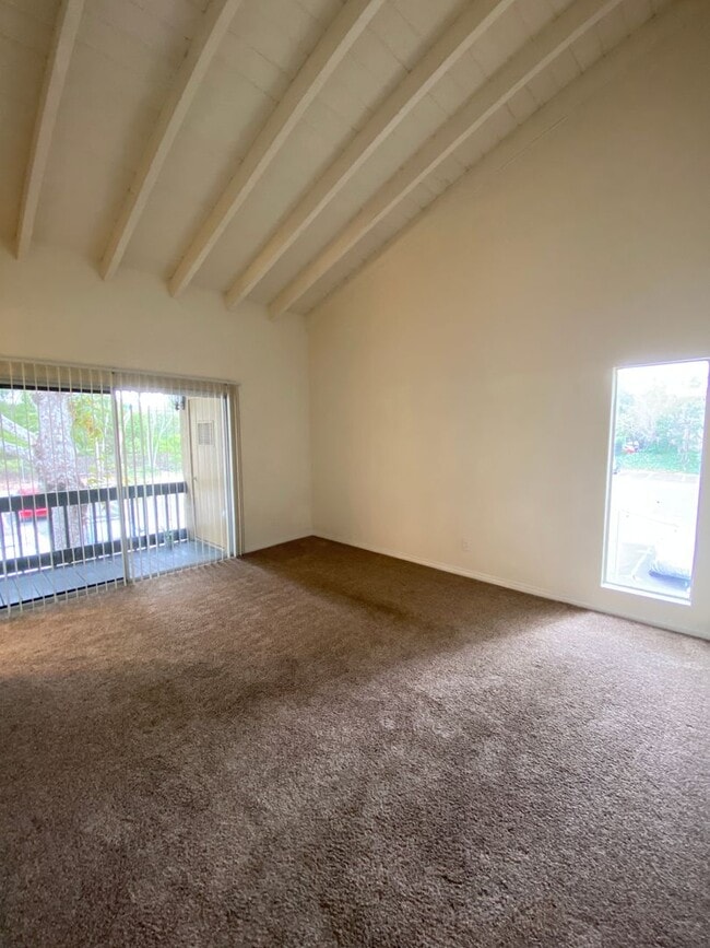 Building Photo - Rancho Bernardo Waterbridge Condos