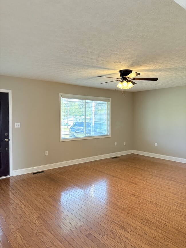 Building Photo - 101 Crandell Ct