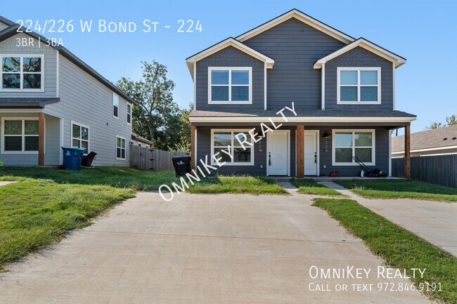 Primary Photo - 224/226 W Bond St-224