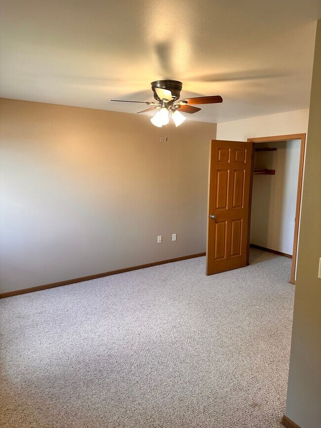 Building Photo - 3566-3572 East Meadows Place