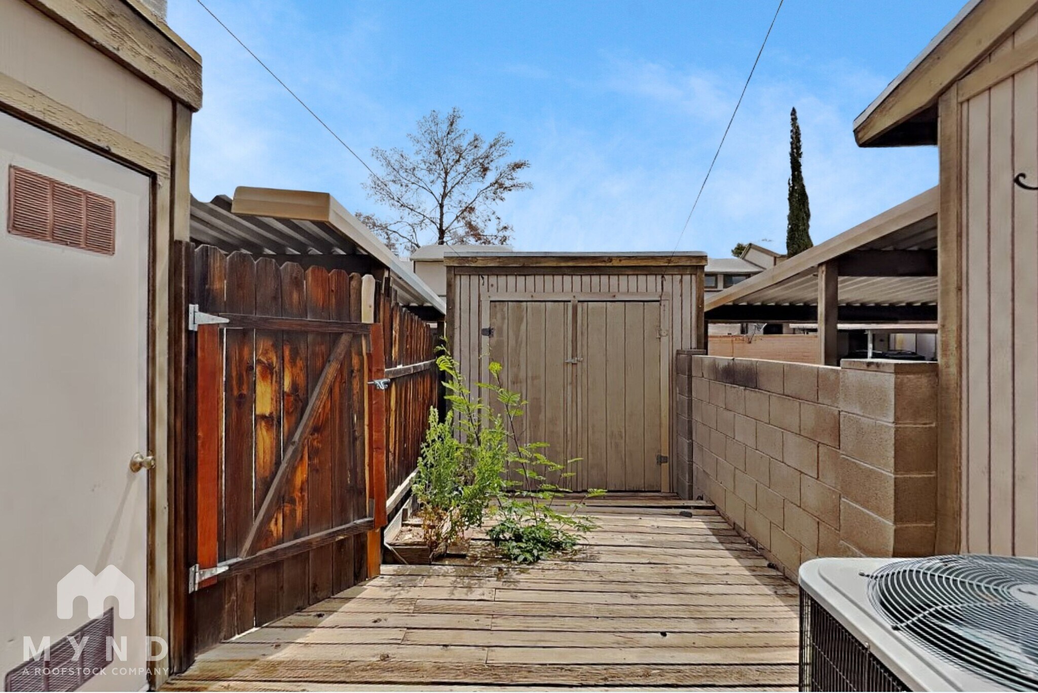 Building Photo - 2747 N Pacific Dr