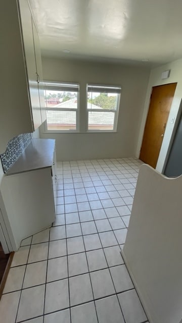 kitchen eating area - 2538 W Ramona Rd