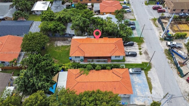 Building Photo - 2744 SW 23rd Terrace