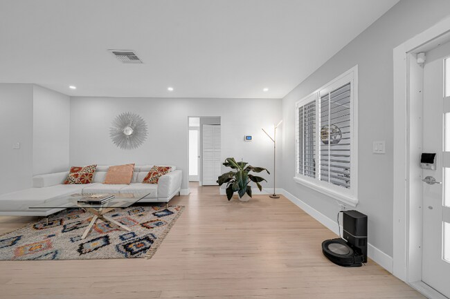 Building Photo - 1941 SW 18th Ave