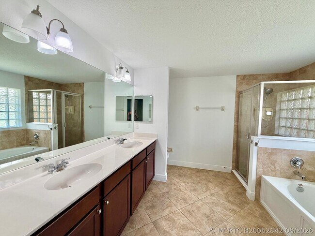 Building Photo - 9553 Sea Spray Dr