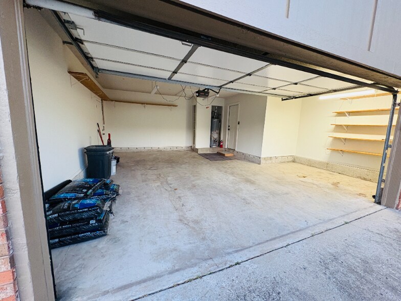 Building Photo - 6609 E 99th Pl