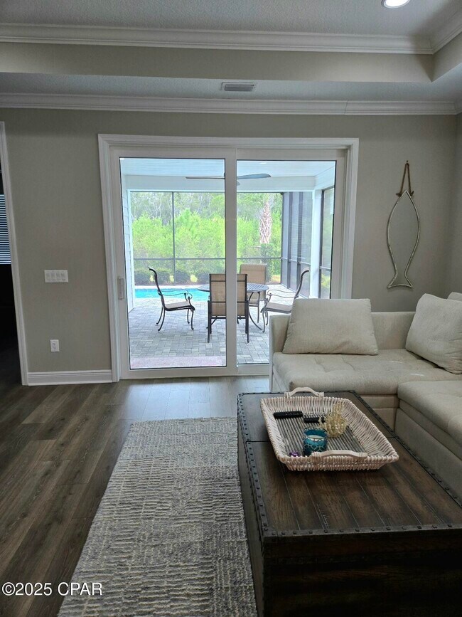 Building Photo - 8645 Weekend Dr