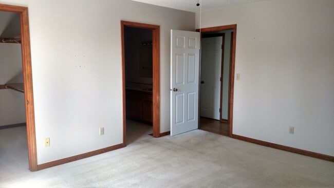Building Photo - 3+ Bedroom 2.5 Bathroom 2 Car Garage Home ...