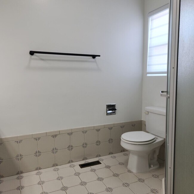 Building Photo - Charming Morley Field 3 bed 2 bath Home, p...