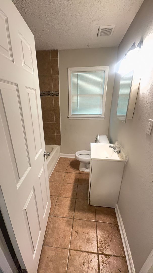 Building Photo - Newly Rehabbed Home in Binghampton - Open ...