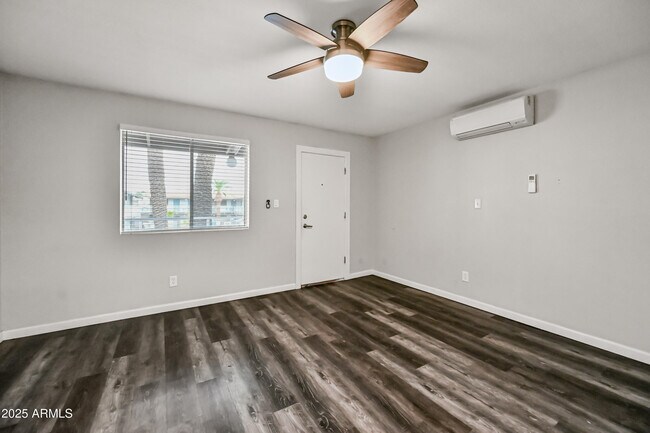 Building Photo - 3025 N 32nd St