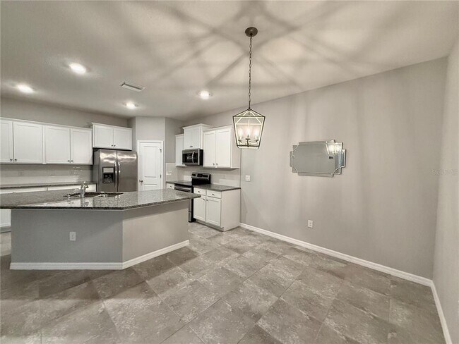 Building Photo - 7620 Stonebrook Cir