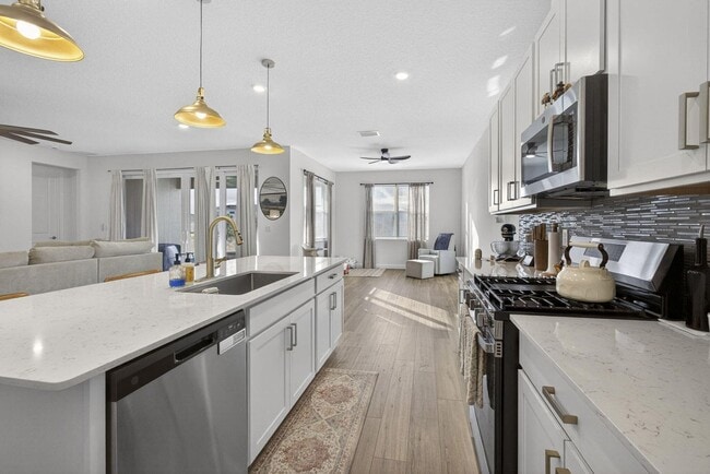 Building Photo - 1543 Stockbridge St