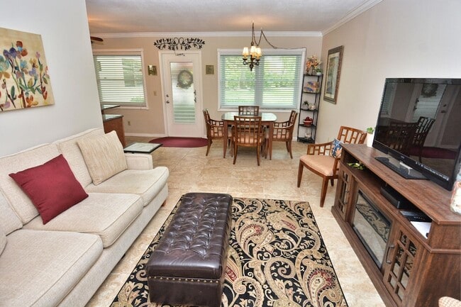 Building Photo - 1225 NW 21st St