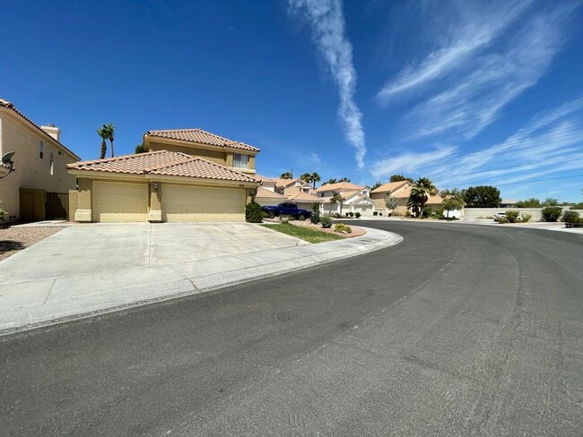 Primary Photo - Amazing Peccole Ranch Home 4 beds & Pool