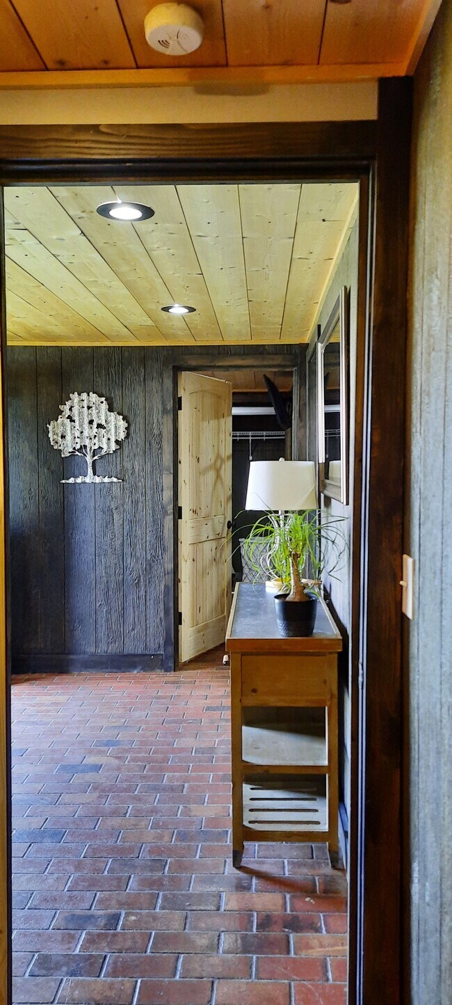 Building Photo - 487 Kentucky Ave