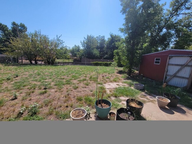 Building Photo - 3 bed in Bethany ready for new tenant!