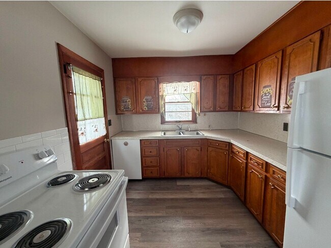 Building Photo - 2147 Highway 75