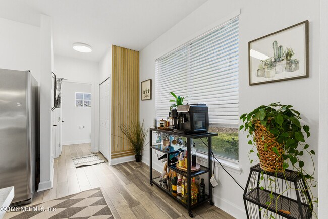 Building Photo - 7990 Baymeadows Rd E