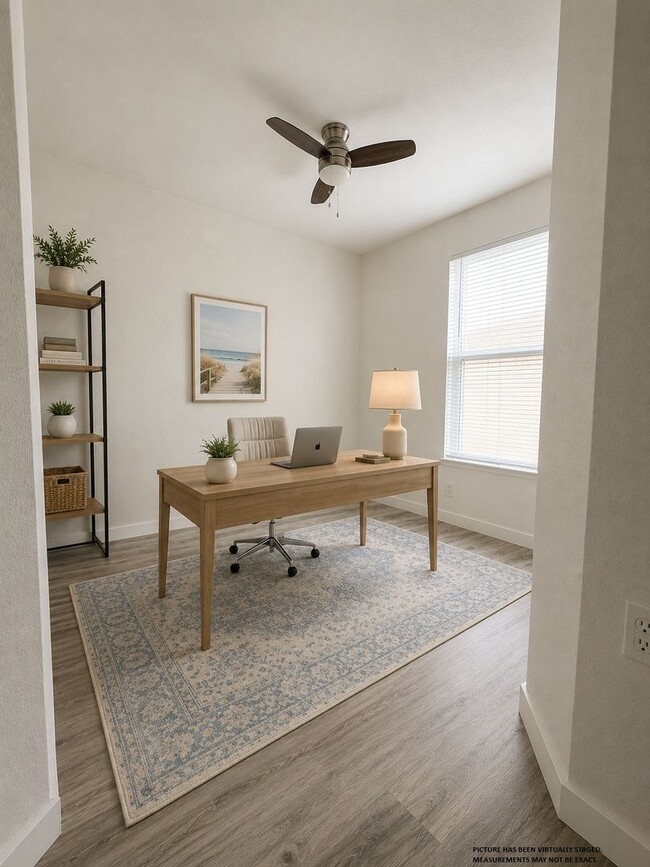 Building Photo - Beautifully Renovated 4 Bed / 2 Bath Condo in Visconti West Condominium- Water View