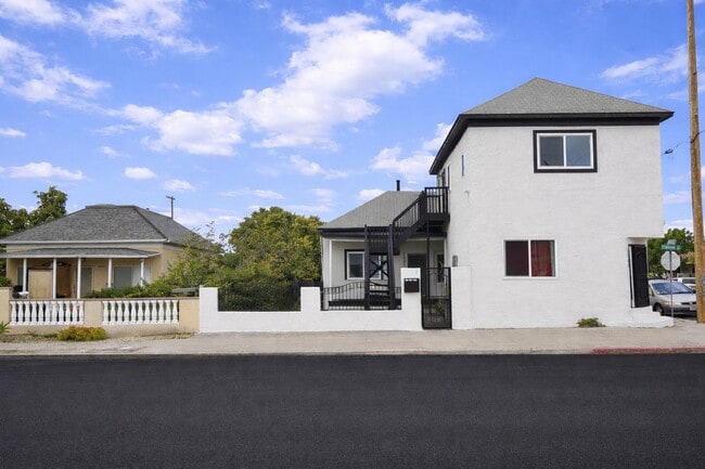 Building Photo - 2096 Franklin Ave