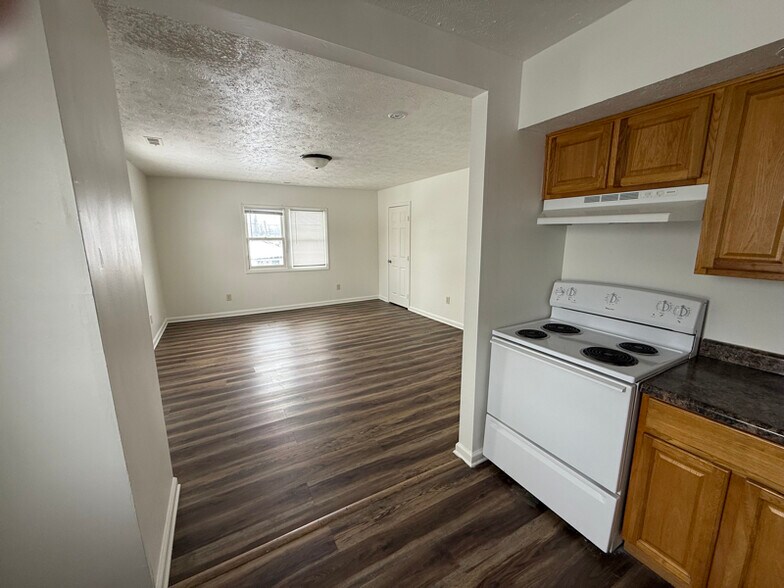 Building Photo - 1513 S 20th St