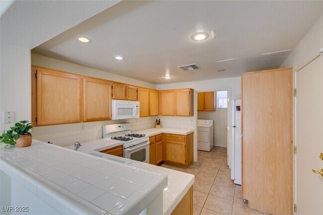 Building Photo - 10220 Delray Beach Ave