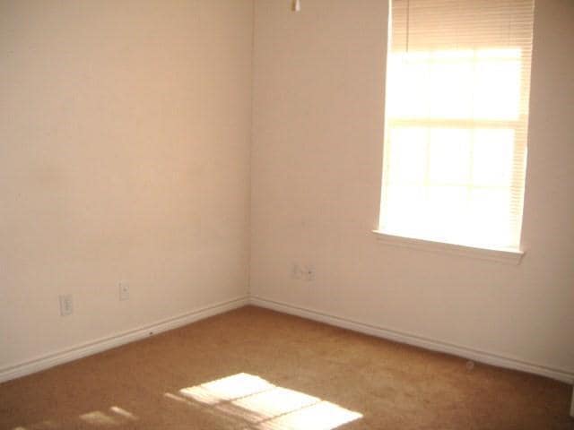 Building Photo - 218 Flying Bridge Dr