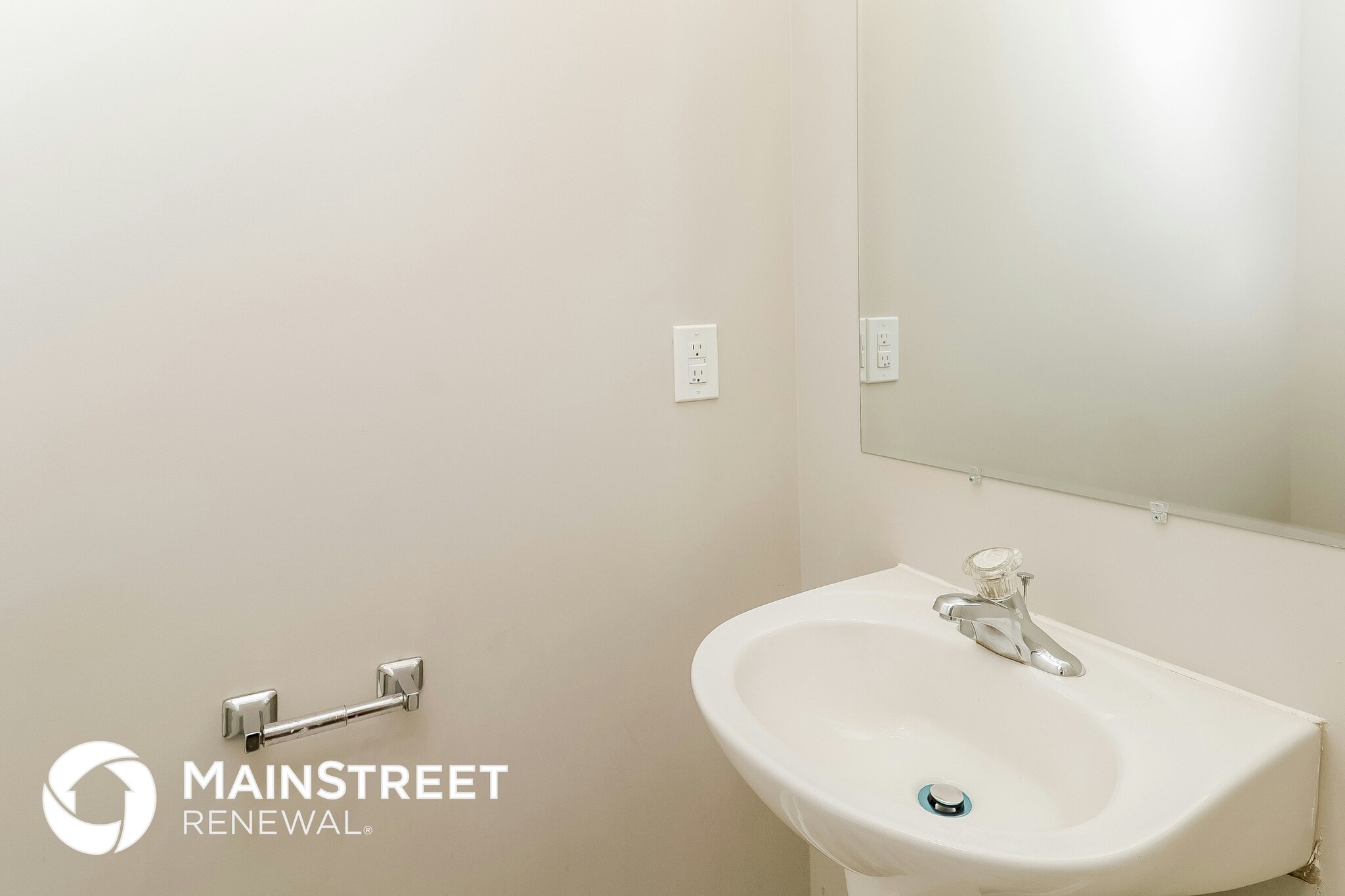 Building Photo - 421 Peachtree Rd