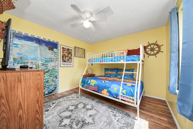 Building Photo - 17018 Water Oak Dr