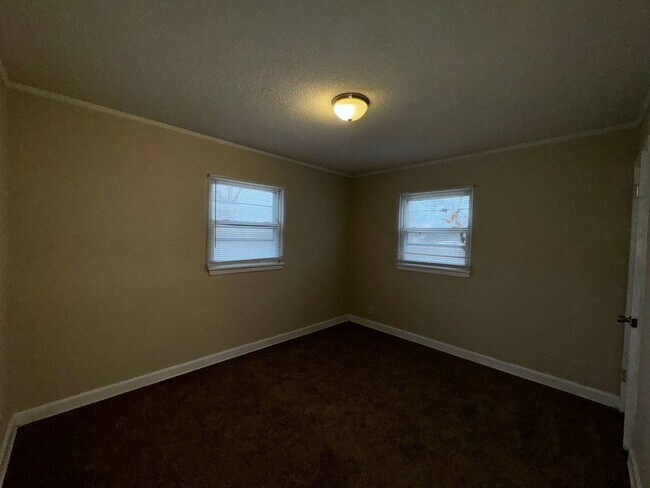 Building Photo - 3401 S Arlington Ave