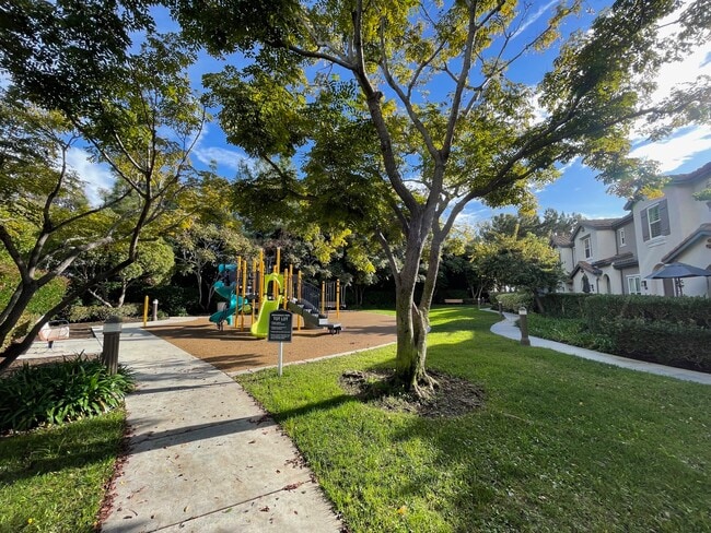 Building Photo - 3351 Via Trentino