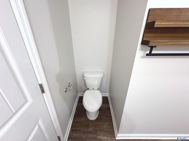 Building Photo - 121 Daymark Dr