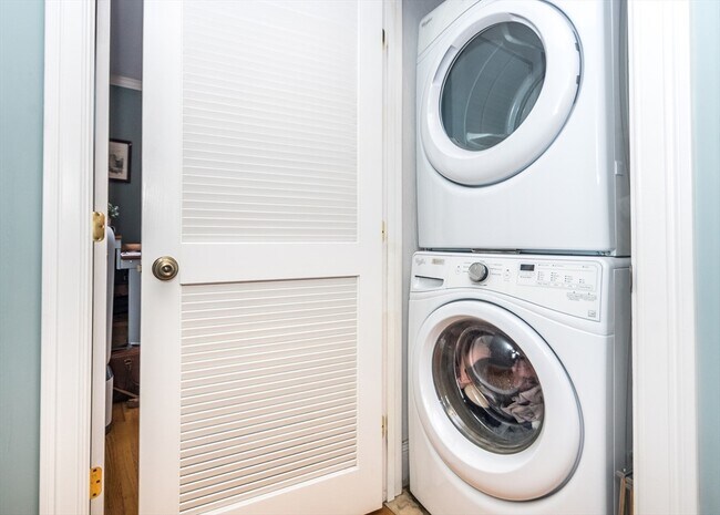 Building Photo - 39 Gardner St