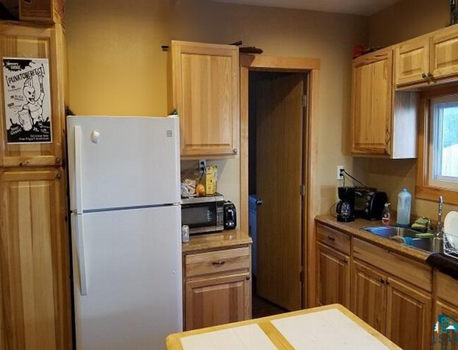 Building Photo - 1821 E 1st St