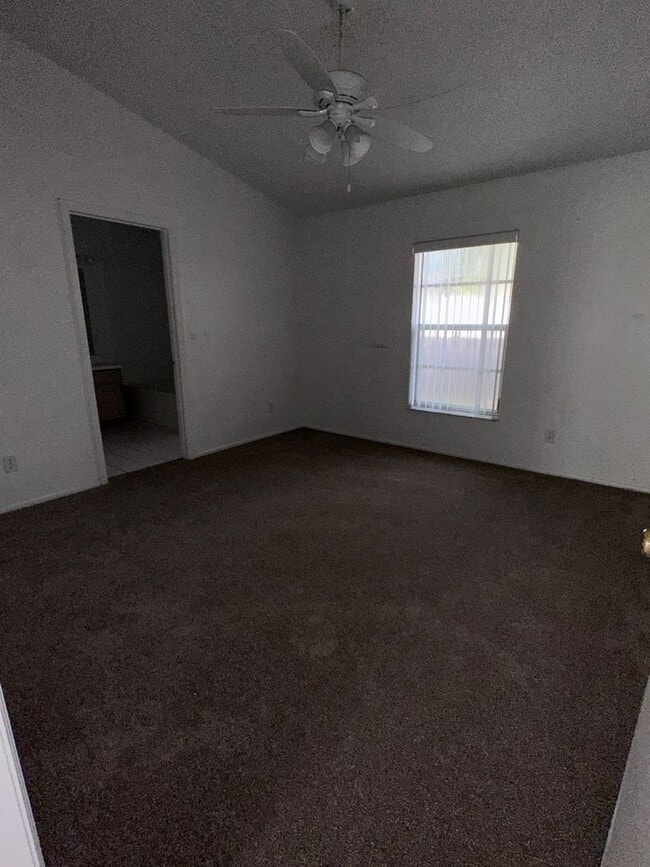 Building Photo - Nice 3 bedroom, 2 bath single family home