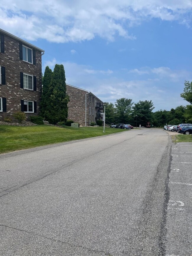 Building Photo - Hopewell - 2Br Condo - Independence Square